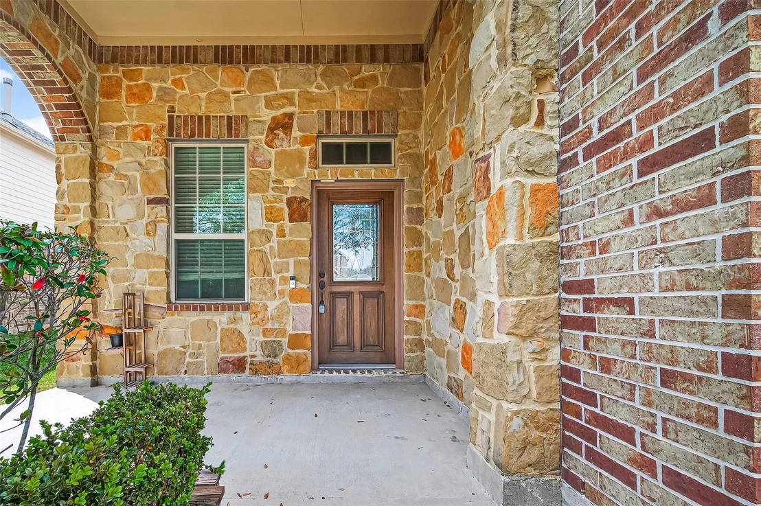 Photo of 6018 Gracys Landing Ln