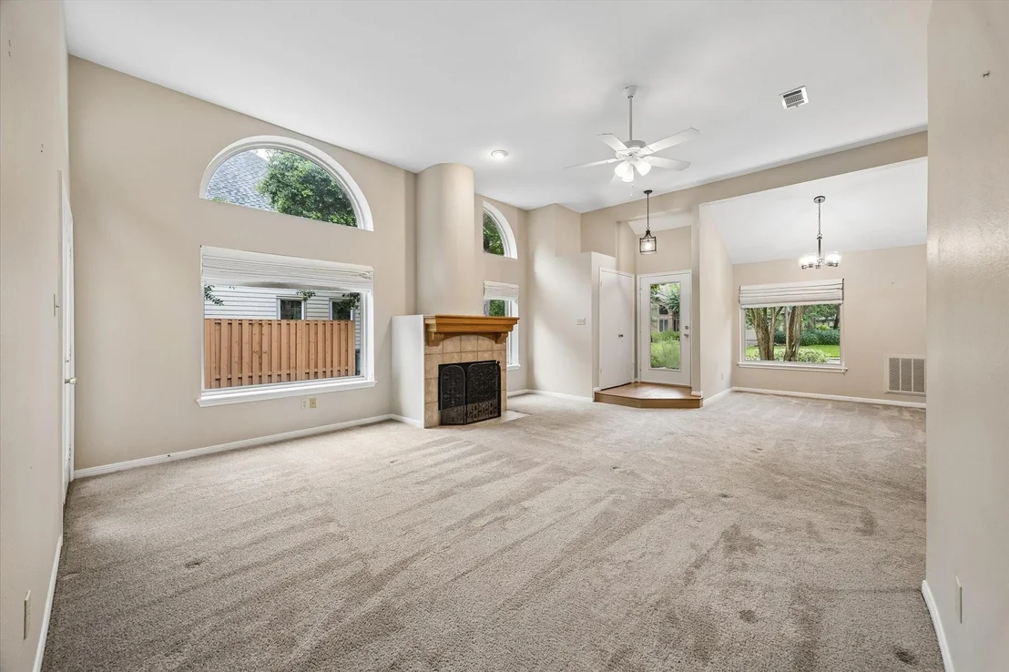 Photo of 46 Lakeridge Drive
