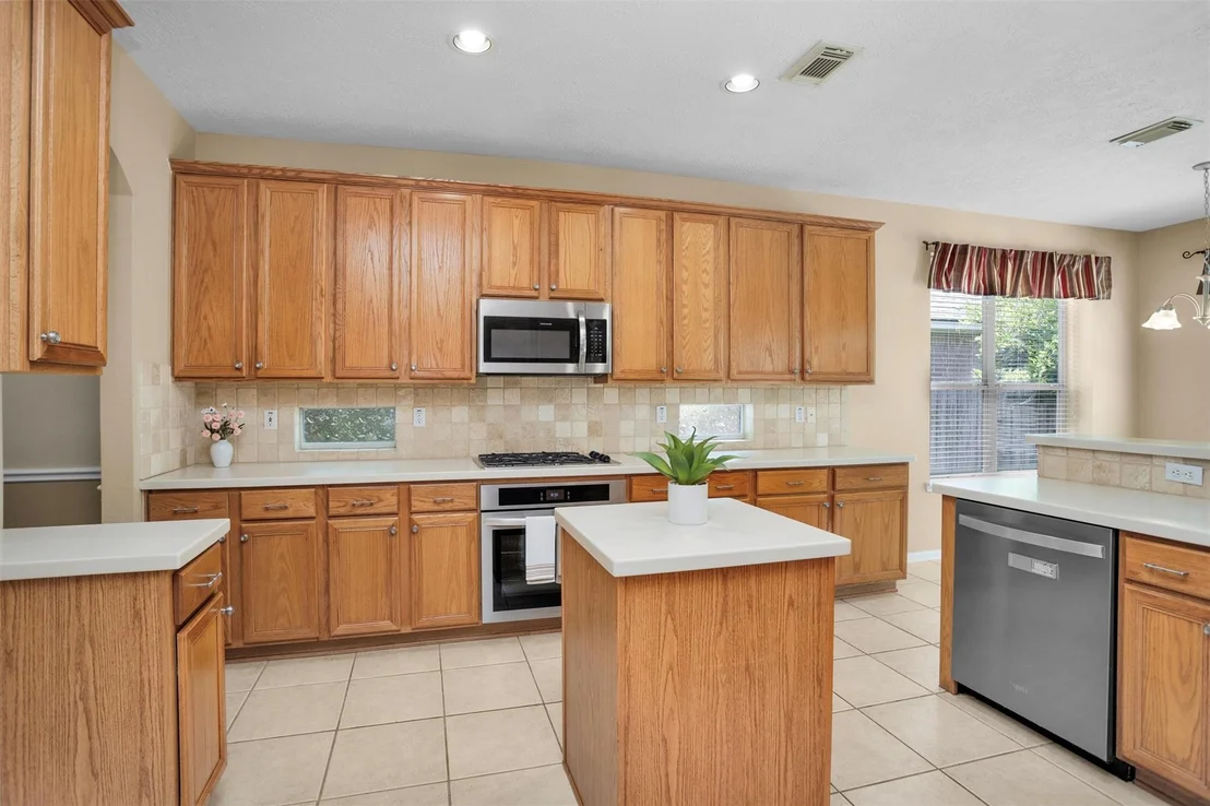Photo of 6 W Whistlers Bend Circle