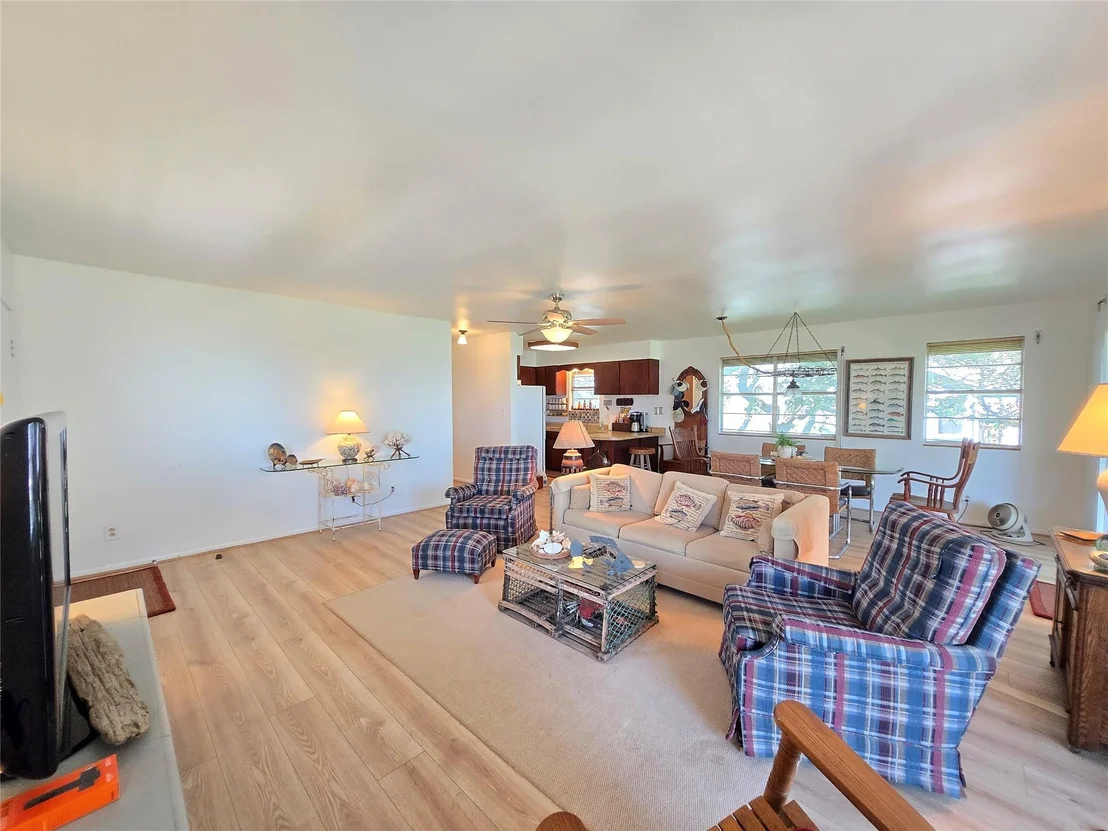 Photo of 2182 W Bayshore Drive