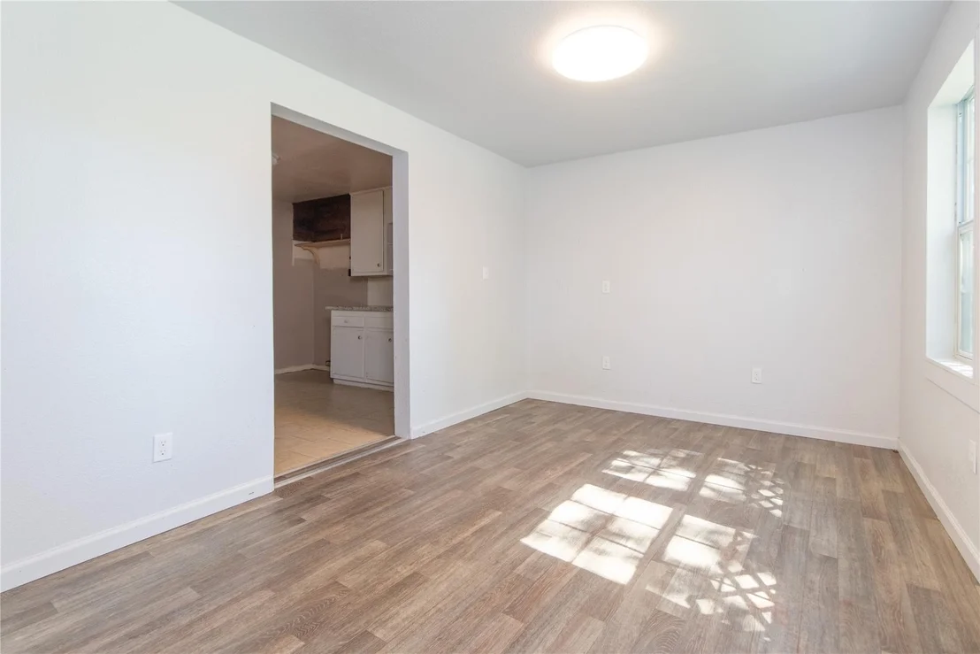 Photo of 4425 Harding Drive
