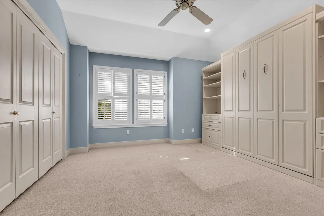 Photo of 566 Edgewood Drive
