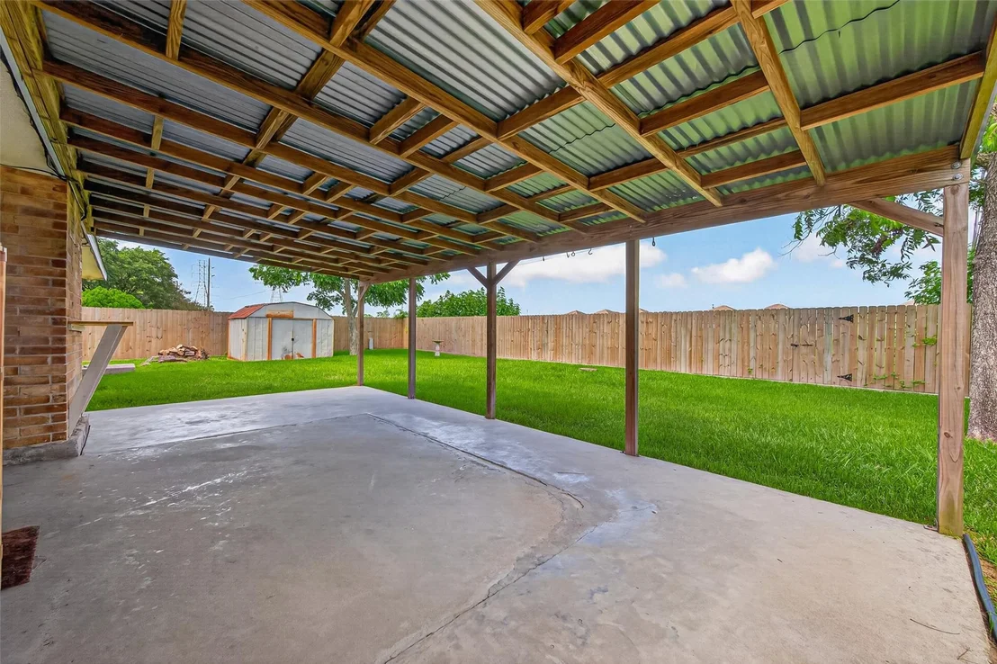 Photo of 17531 Crestline Road