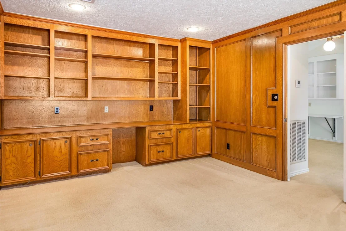 Photo of 2023 Forest Manor Drive