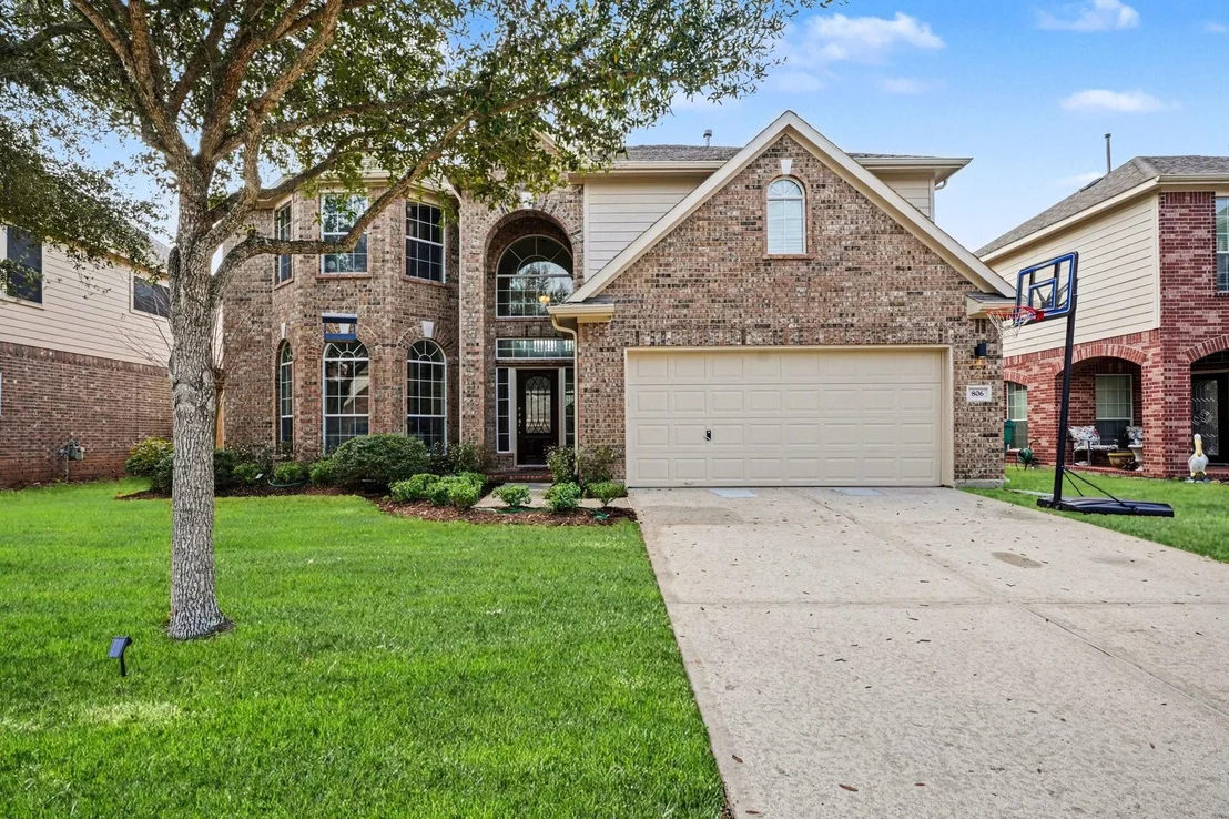 Photo of 806 Dawn Ridge Way
