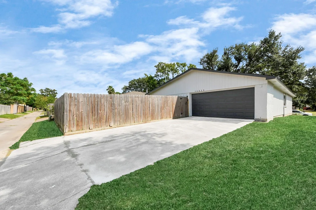 Photo of 14623 Lorne Drive