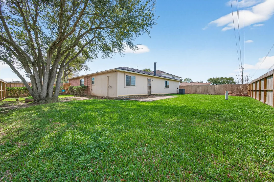 Photo of 6502 River Bluff Drive