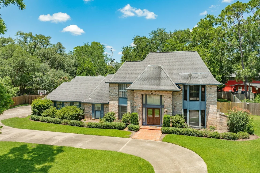 Photo of 110 Sequoia