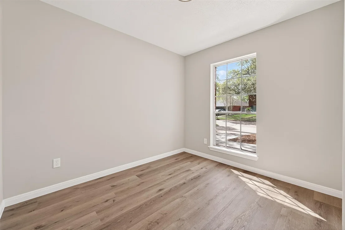 Photo of 1027 Long Prairie Drive