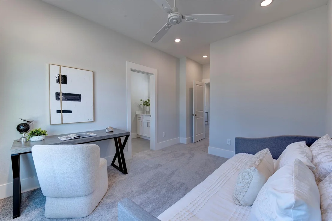 Photo of 5140 Rosslyn Road