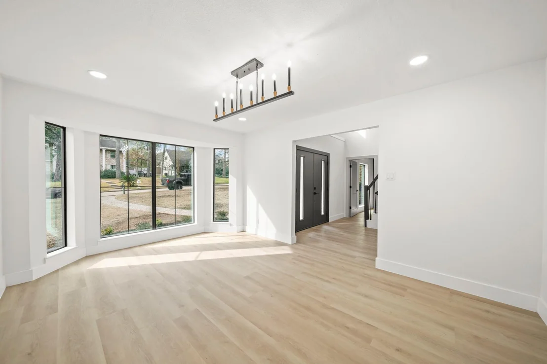 Photo of 6102 Knollview Drive