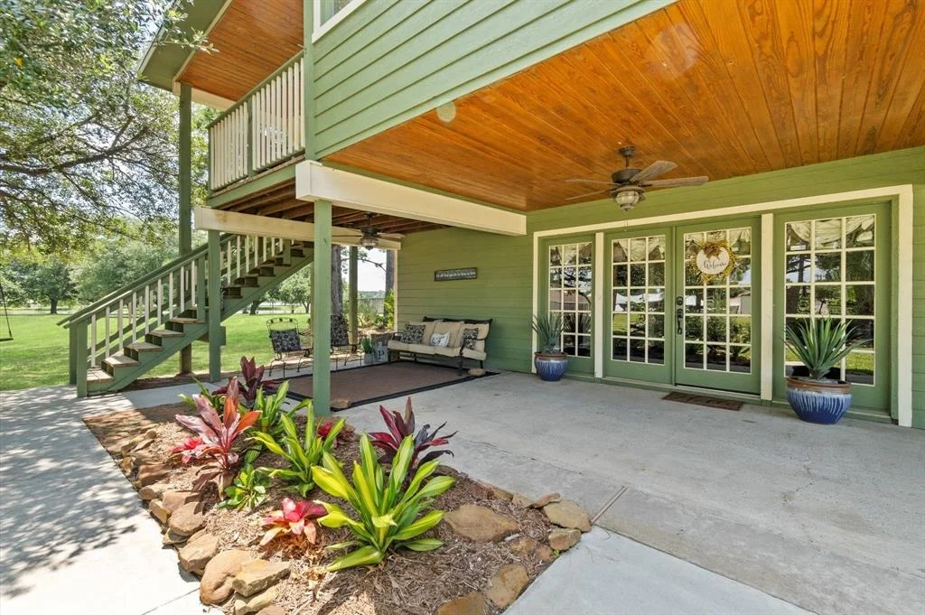 Photo of 11008 Hillside Drive