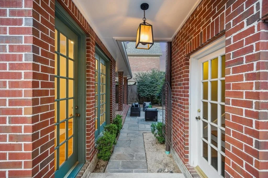Photo of 2707 Barbara Lane