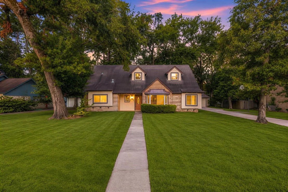 Photo of 26215 Oakhurst Drive