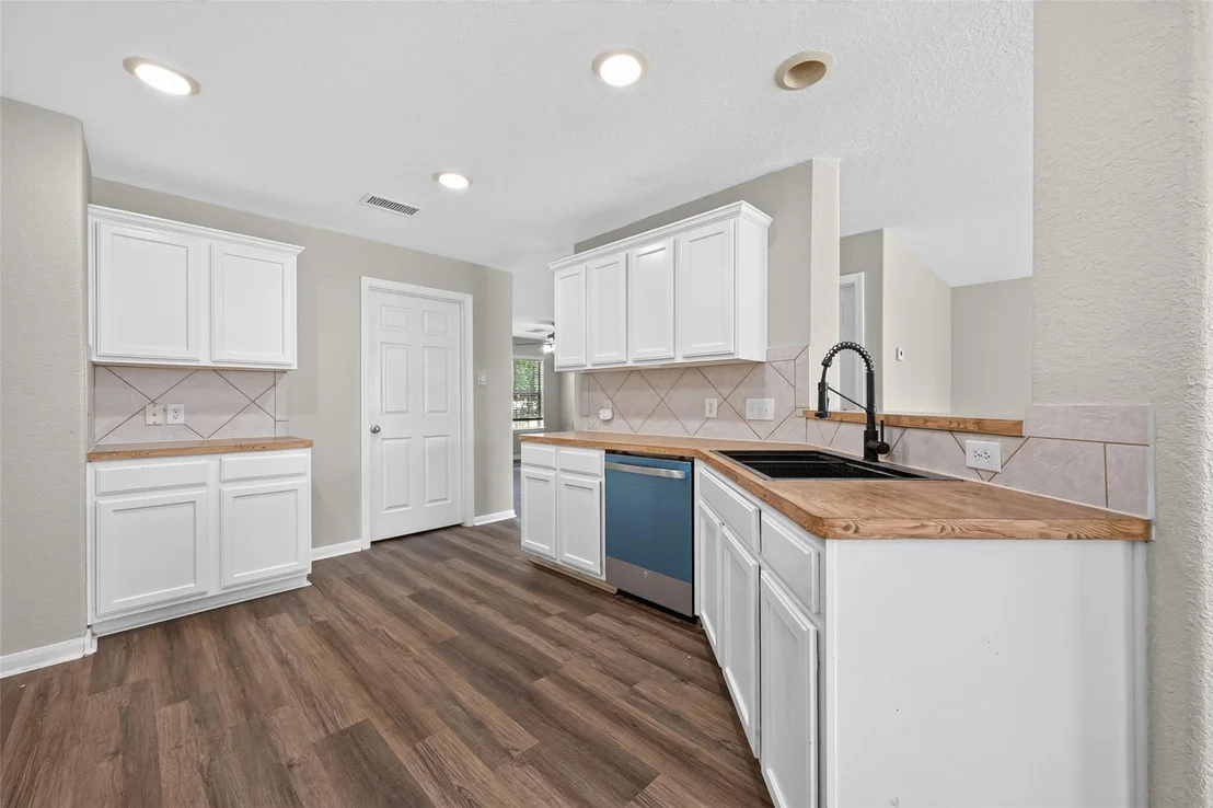 Photo of 3219 Watercliff Court