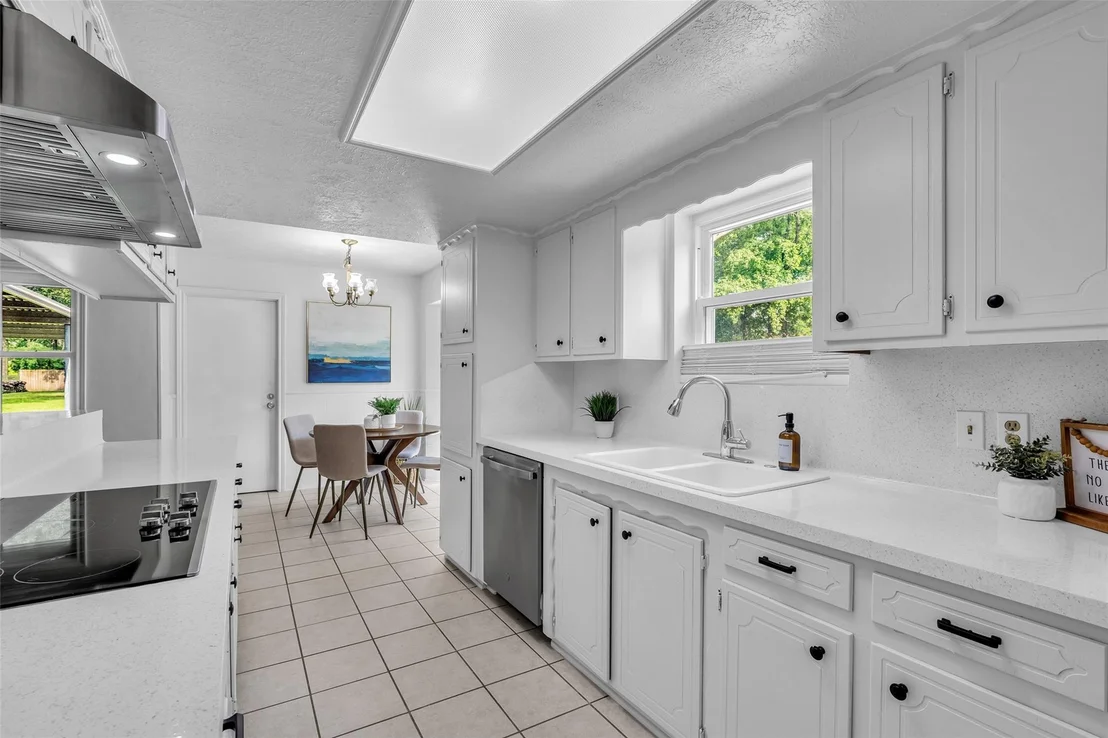 Photo of 20472 Lakeside Drive