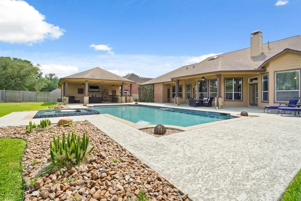 Photo of 16610 Cottage Rose Trail