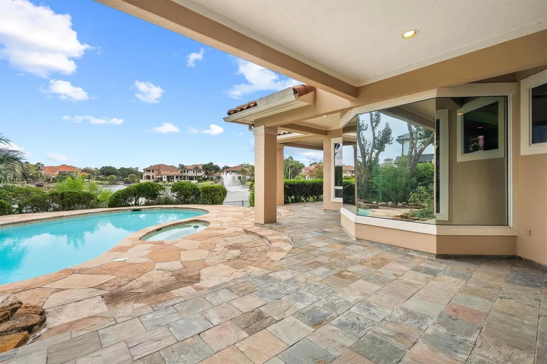 Photo of 19006 Windsor Lakes Drive