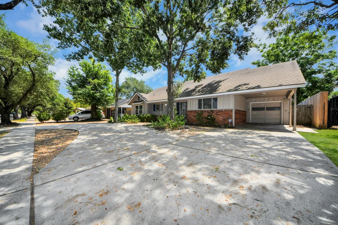 Photo of 5139 Beechnut Street