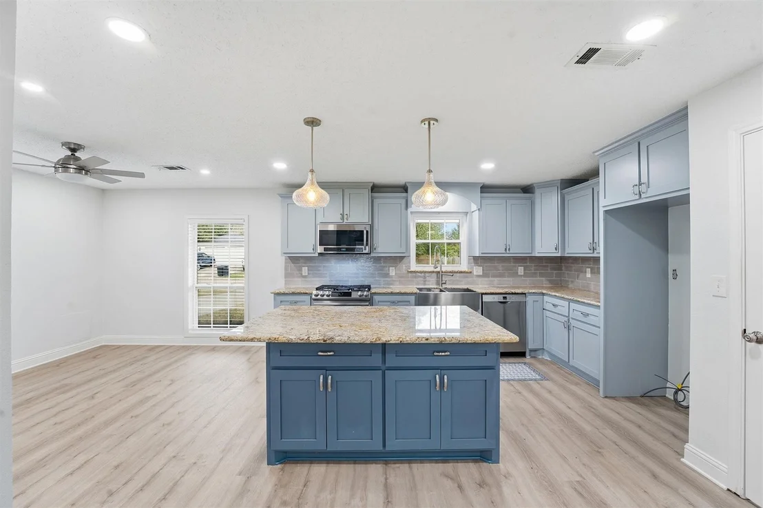 Photo of 715 Timber Cove Drive