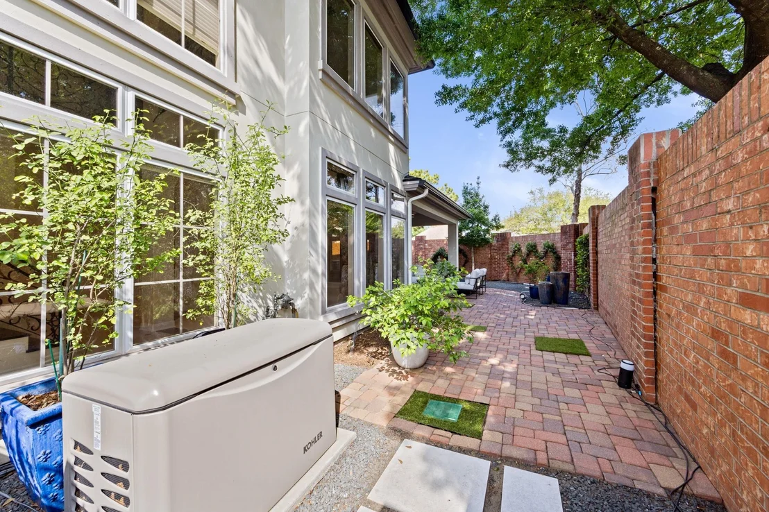 Photo of 2814 Tudor Manor