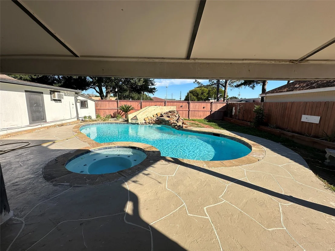 Photo of 8326 Clover Garden