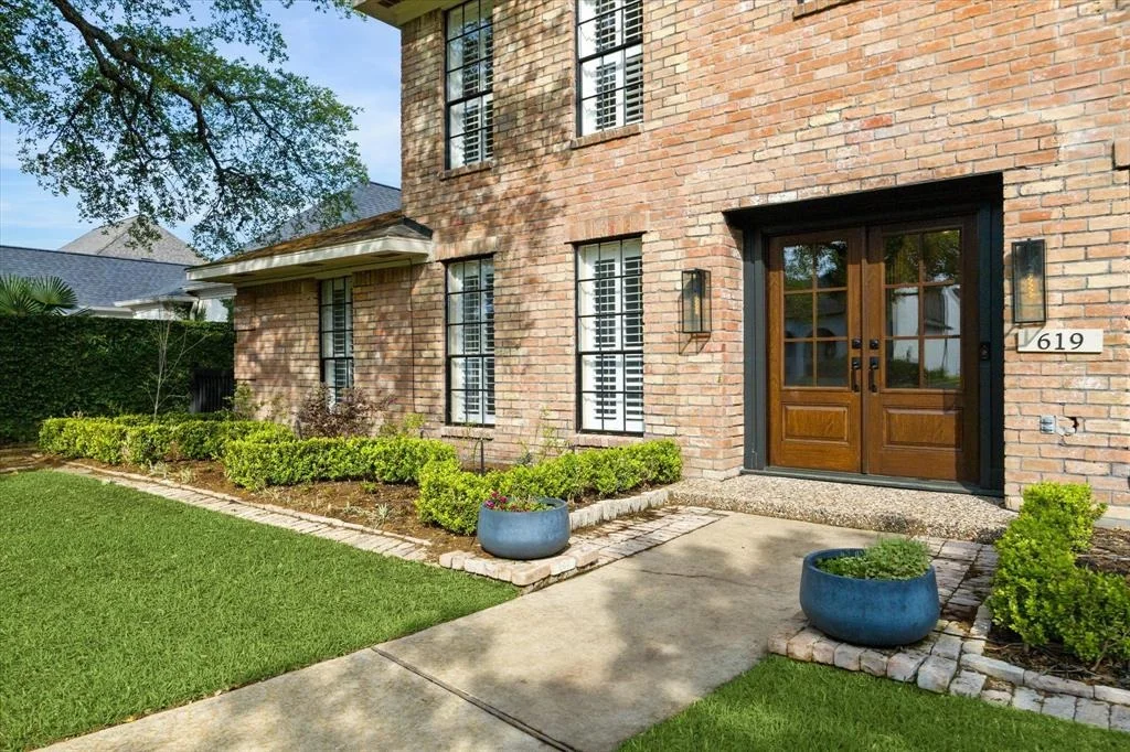 Photo of 619 Chevy Chase Circle