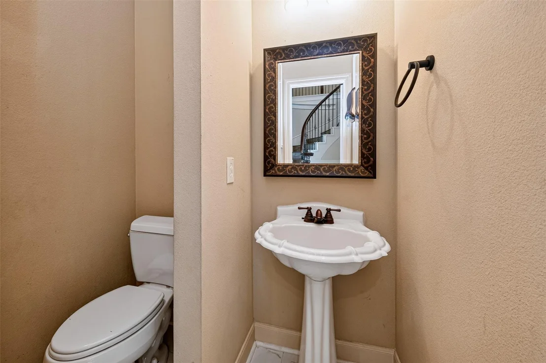 Photo of 2206 Montclair Oaks Lane