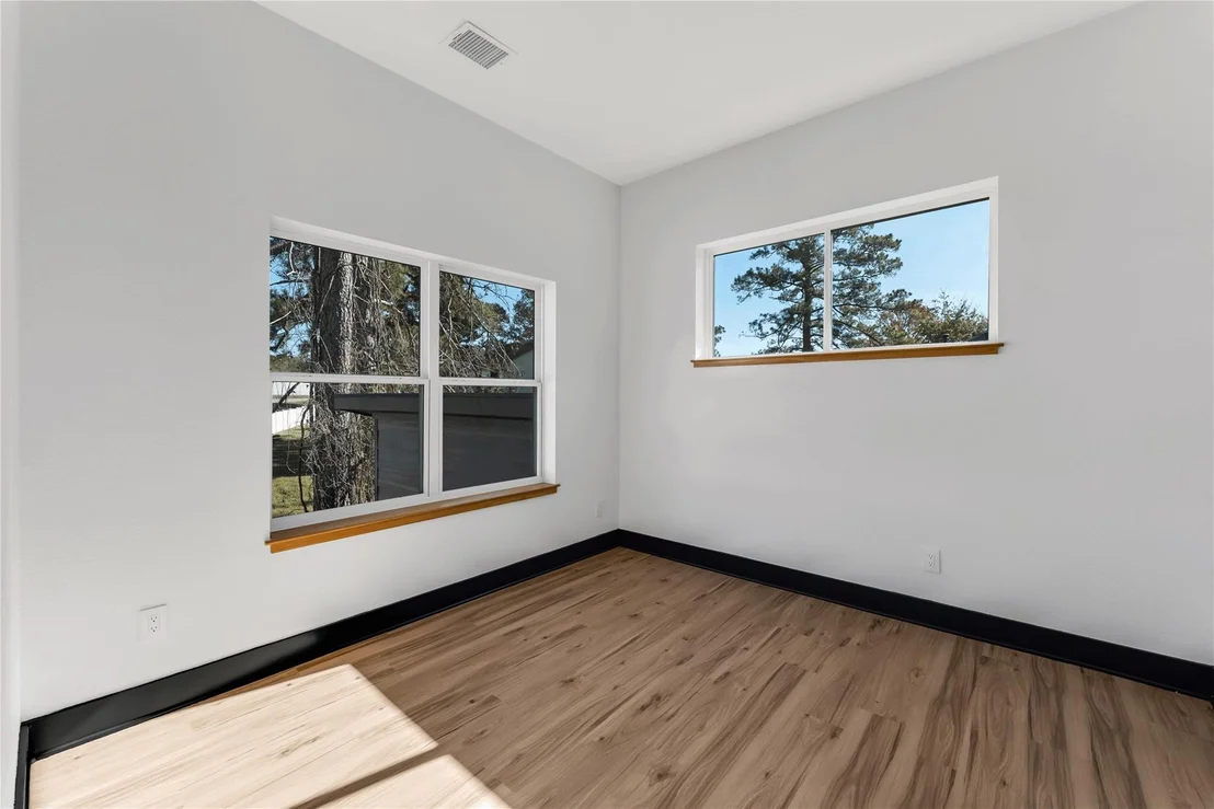 Photo of 7292 Edgewater Drive