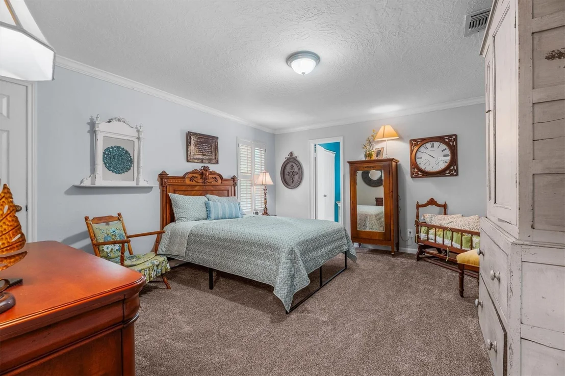 Photo of 15902 Guinstead Drive