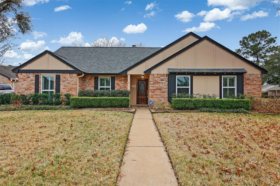 Photo of 1123 Oxborough Drive