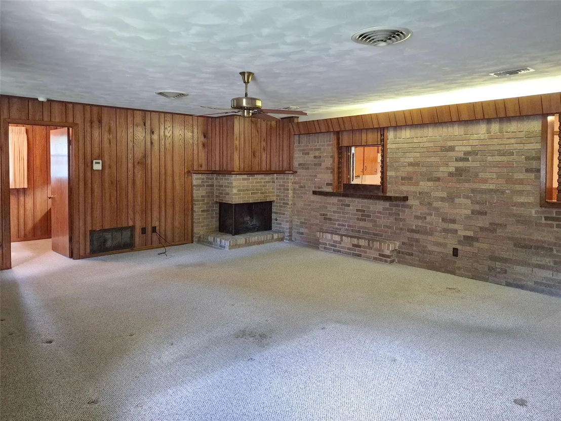 Photo of 613 Southside Drive