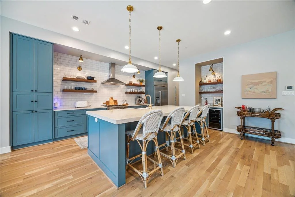 Photo of 1409 Chamboard Lane