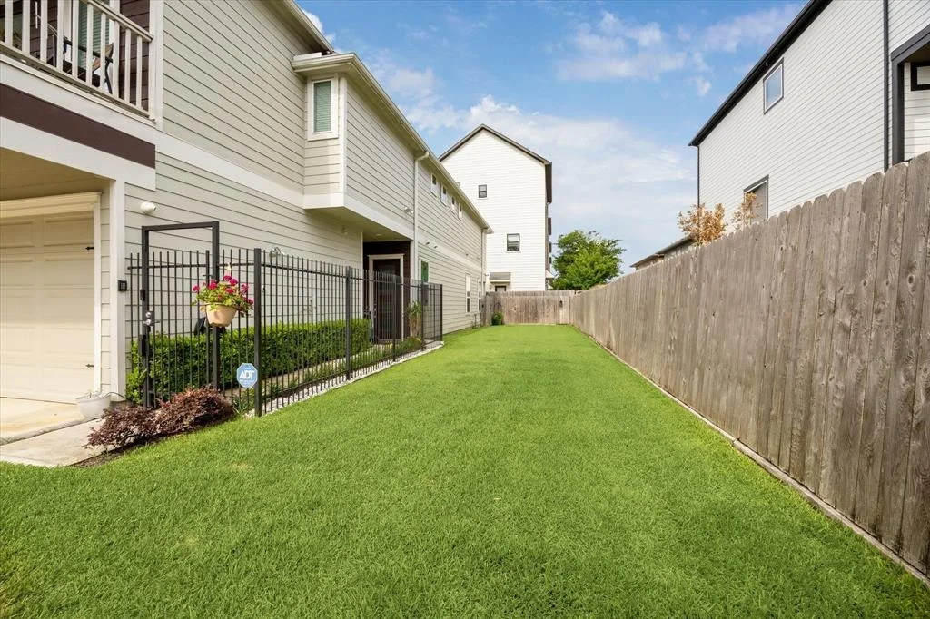 Photo of 3715 Oakroc Grove