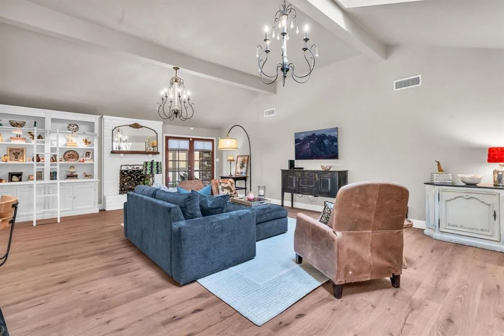 Photo of 302 Shady Glen Lane