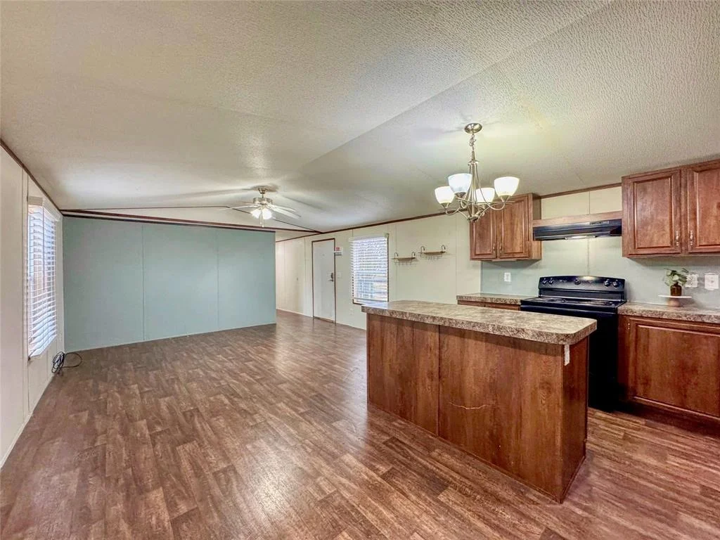 Photo of 15950 Live Oak Circle