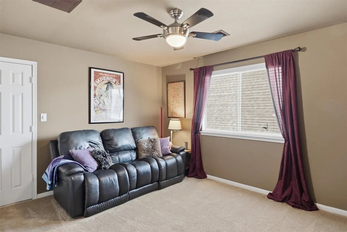 Photo of 5410 Drumlin Field Way