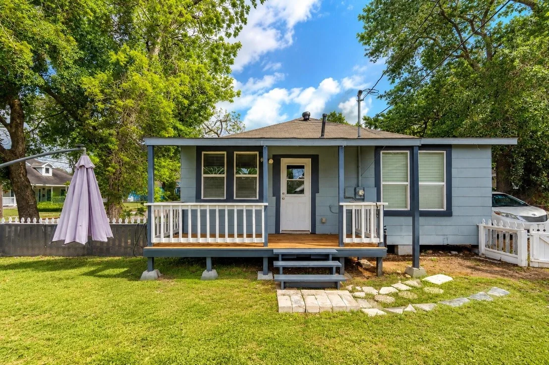 Photo of 102 4th Street