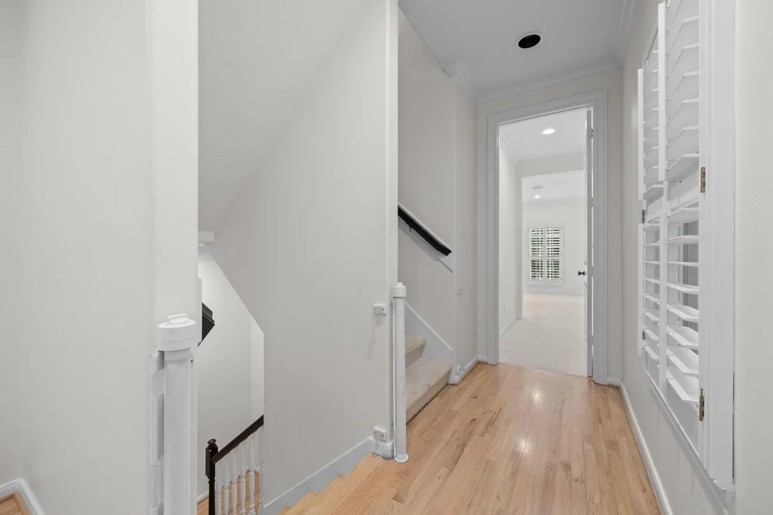 Photo of 3403 Crest Hill Lane