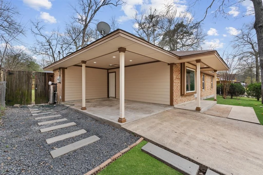 Photo of 228 N Forest Drive