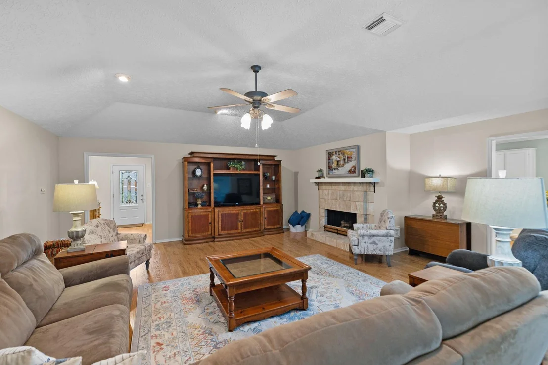 Photo of 19915 Brandon Oaks Way