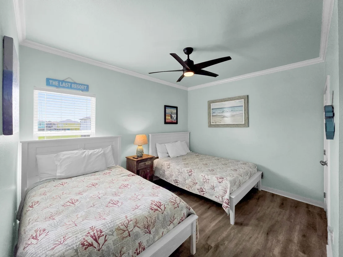 Photo of 962 Surfside Drive