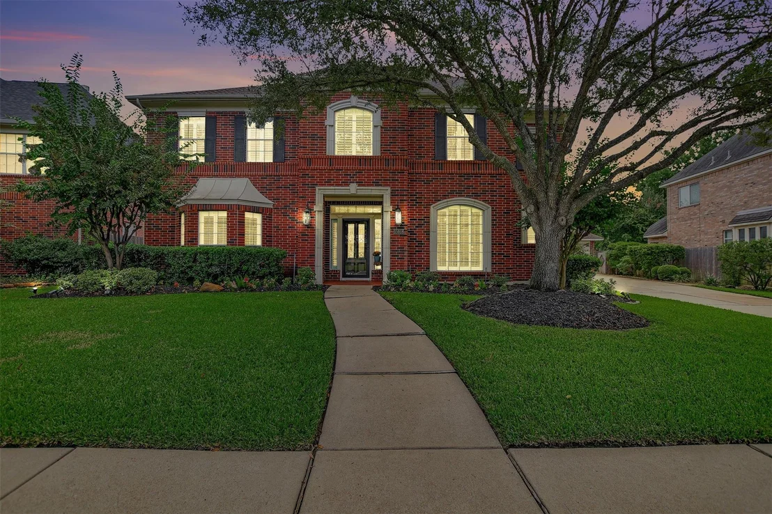 Photo of 15918 Lake Loop Drive