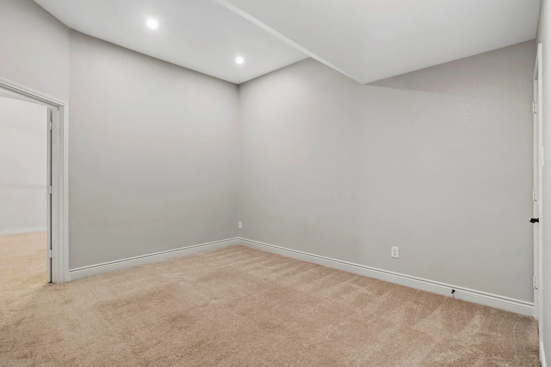 Photo of 155 W Wading Pond Circle