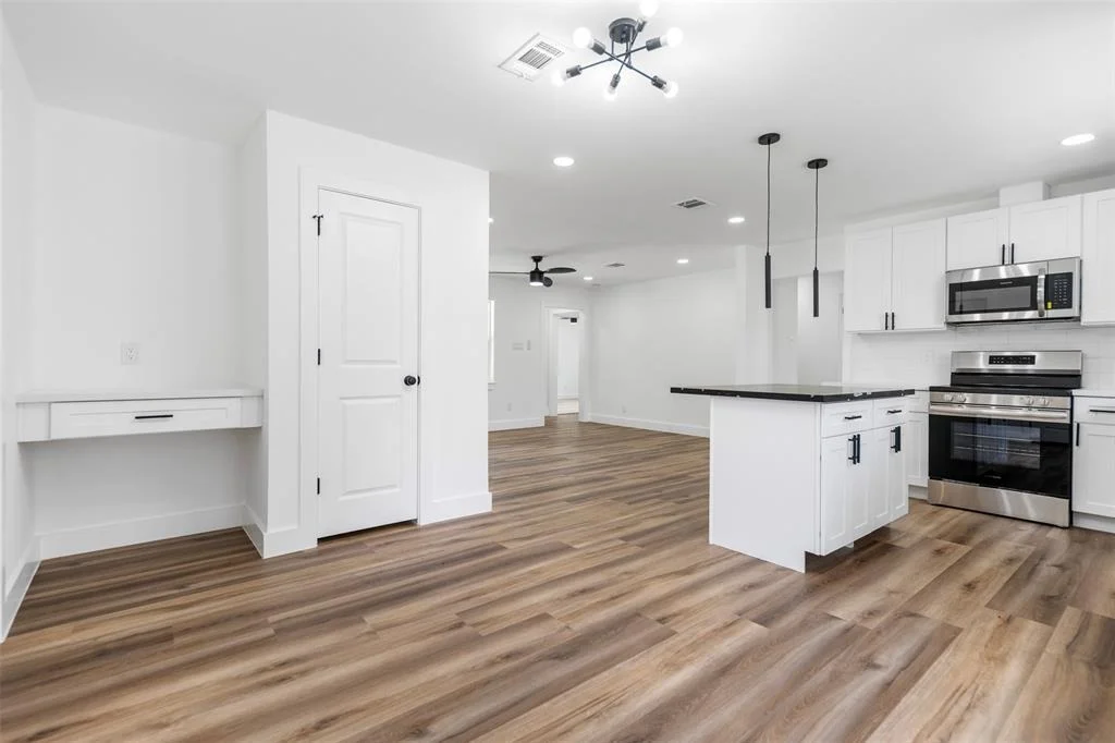 Photo of 1502 Glenmore Drive