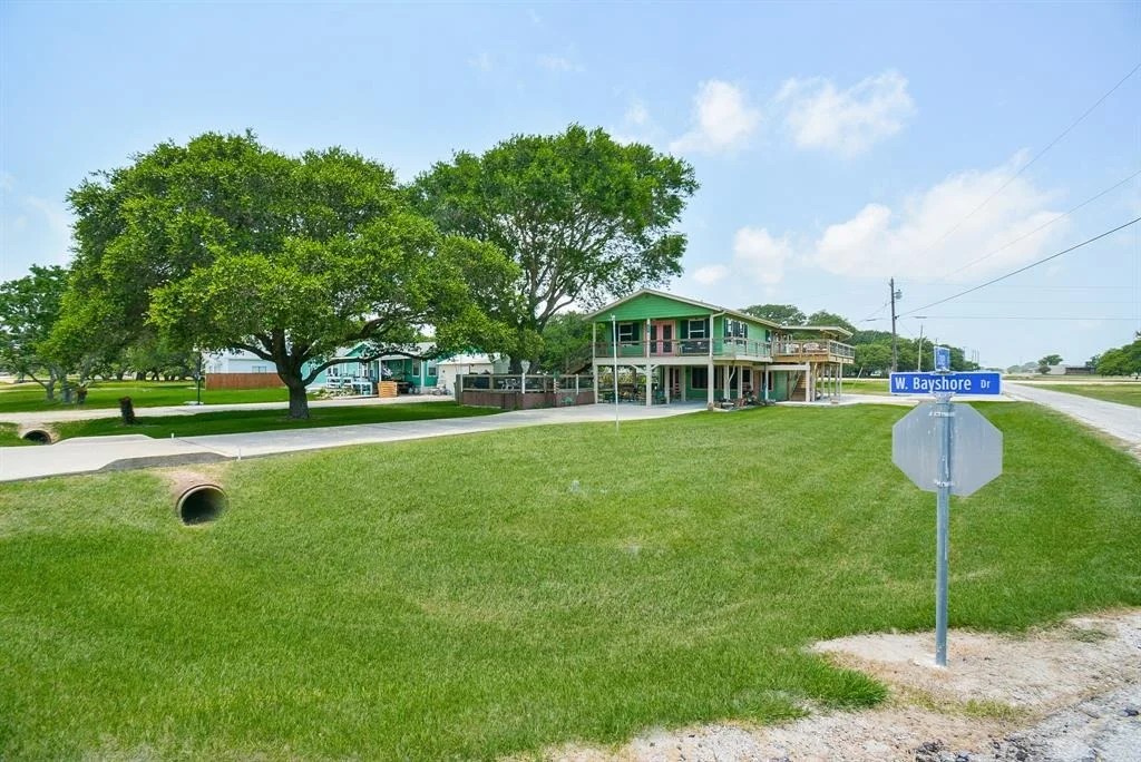 Photo of 2365 W Bayshore Drive