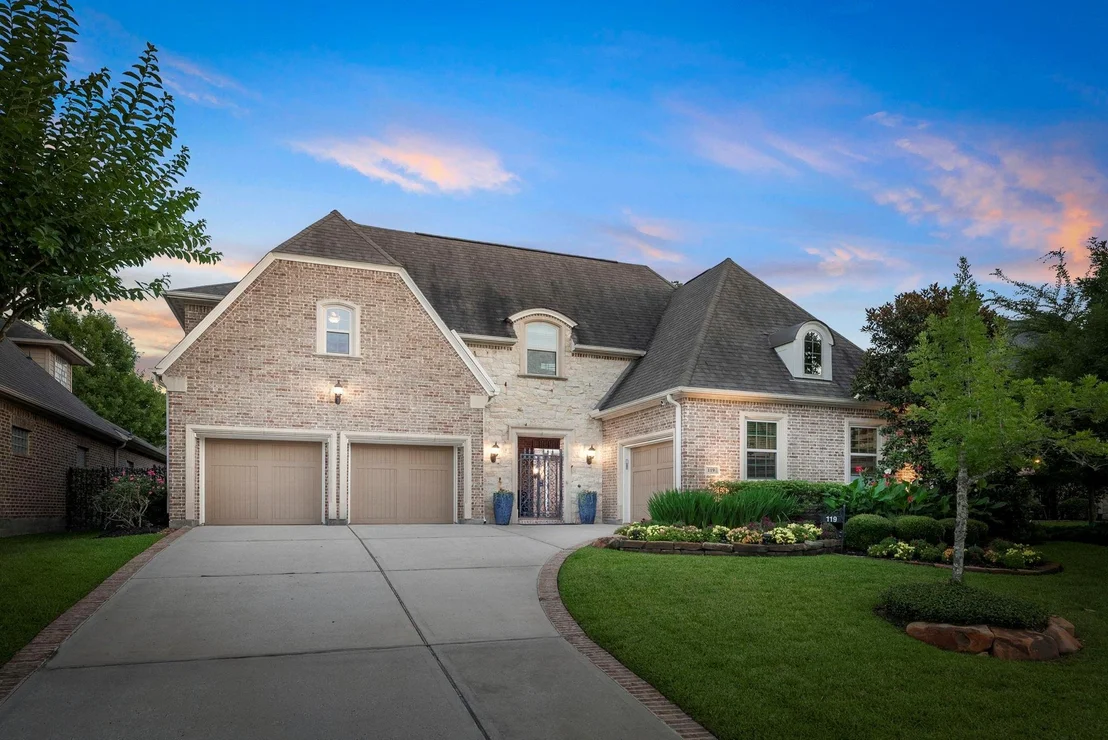 Photo of 119 W Cresta Bend Place