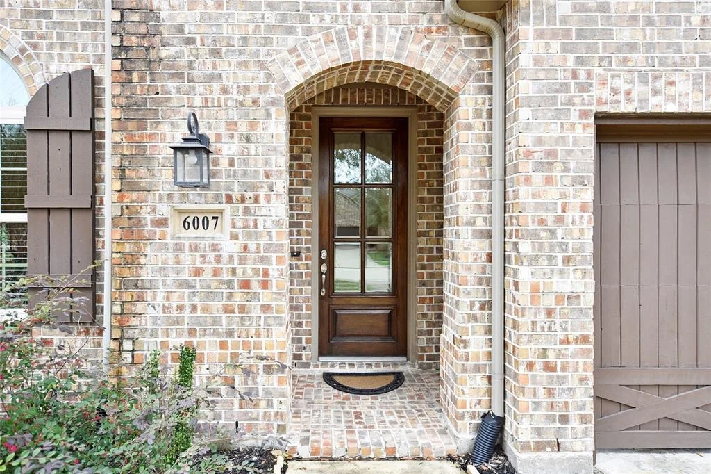 Photo of 6007 Hedgepark Drive
