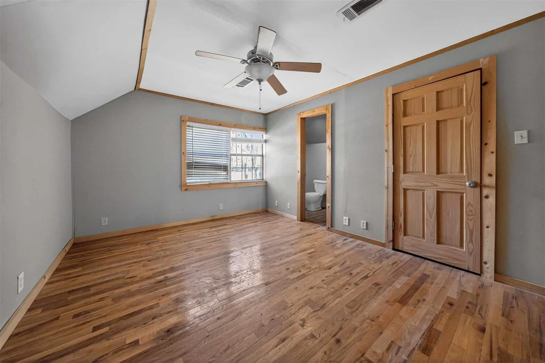 Photo of 18737 Saddleback Lane