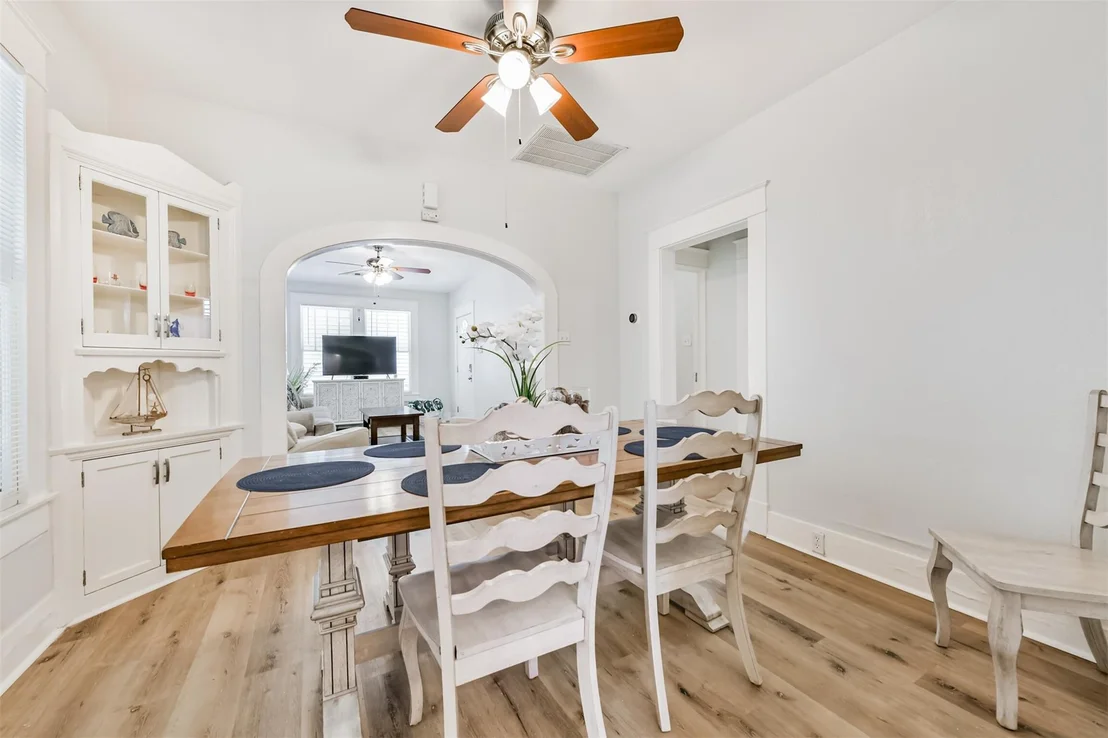 Photo of 2115 Jack Johnson Boulevard